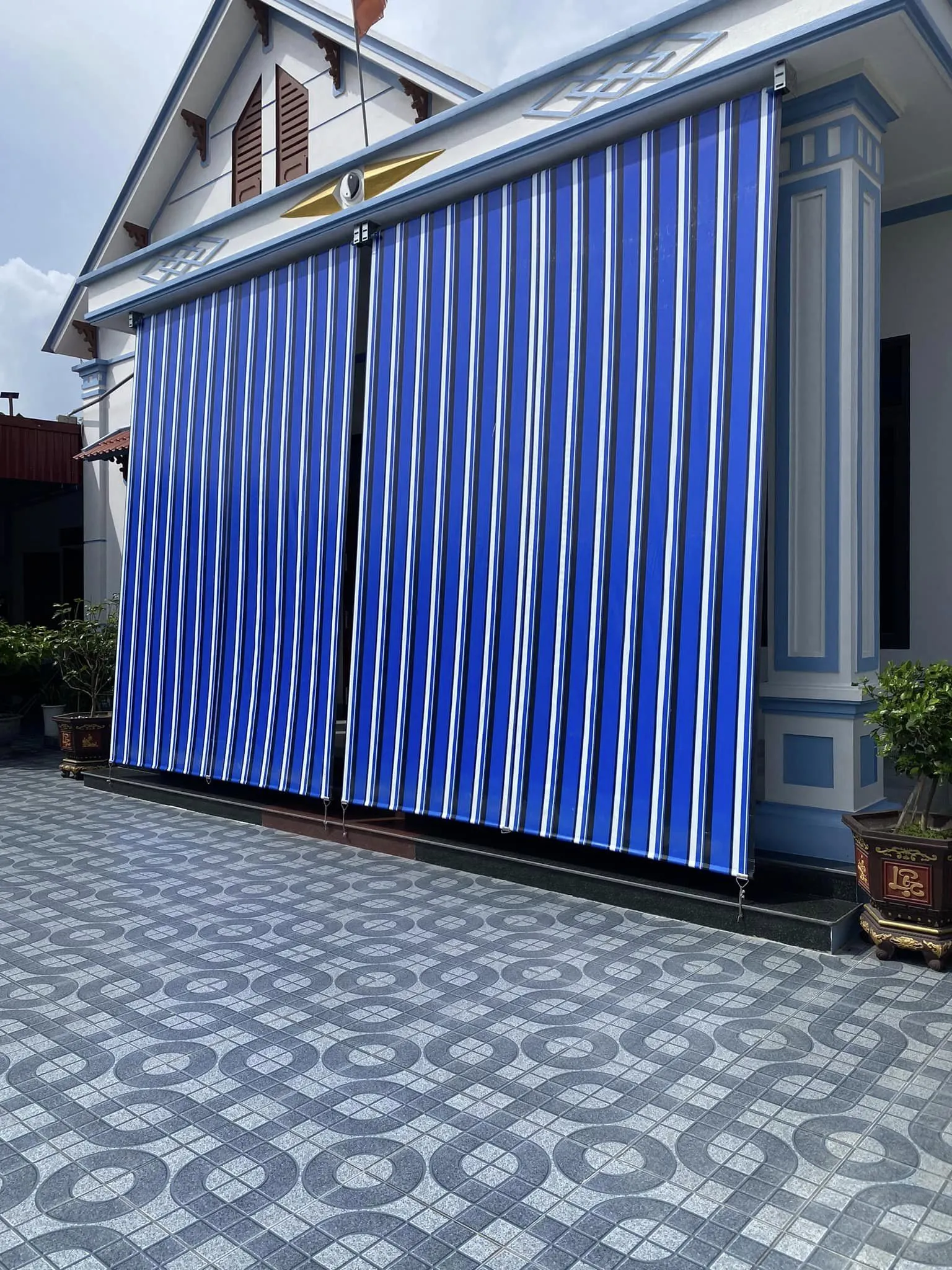 Thumbnail Lắp Đặt Bạt che Nắng Mưa Ban Công Tự Cuốn Uy Tín Tại Quốc Oai Hà Nội